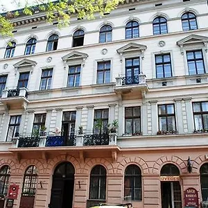 Silver Center Szálloda